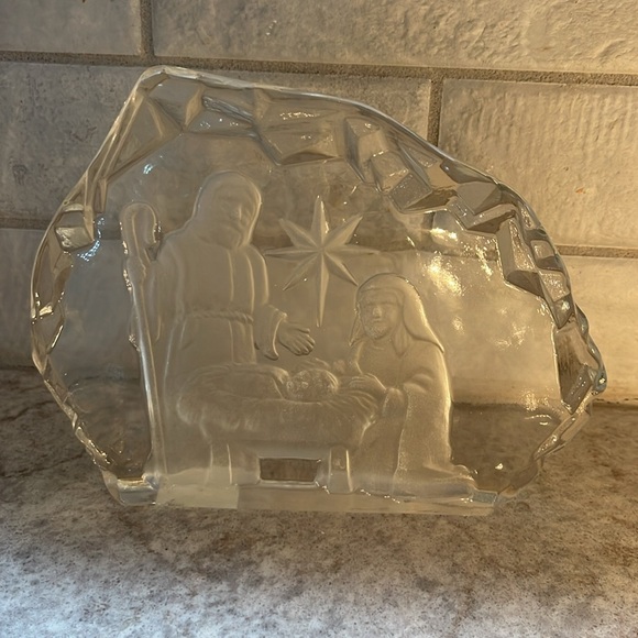 Nativity Scene Christmas Holiday Etched Glass Iceberg LE Smith Paperweight #294 - Picture 5 of 9